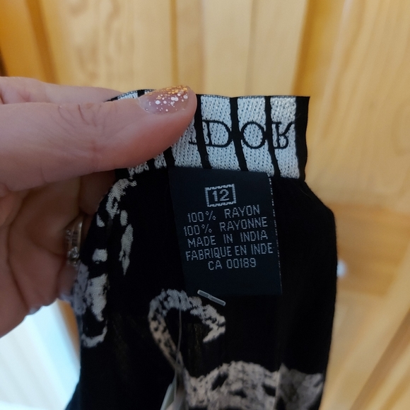 👗 NEW Lindor Dress - Picture 6 of 8